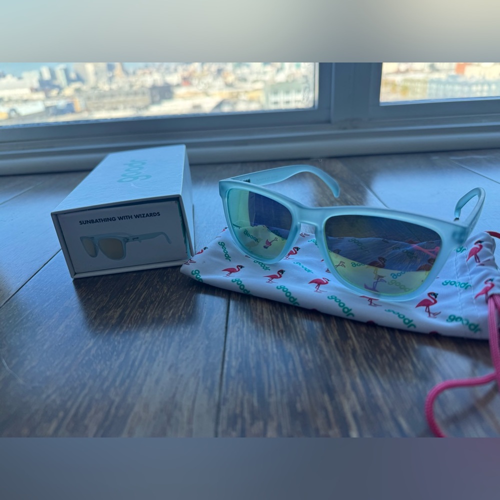 goodR sunglasses “Sunbathing with Wizards”